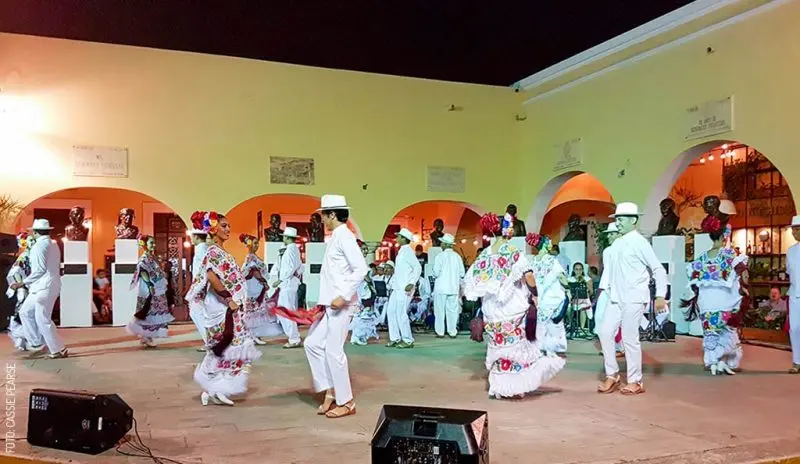 Serenata y baile yucateco